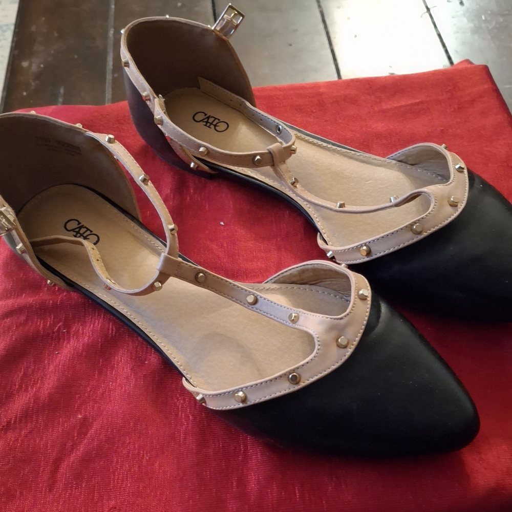Cato Black and Tan Flats for Effortless Style